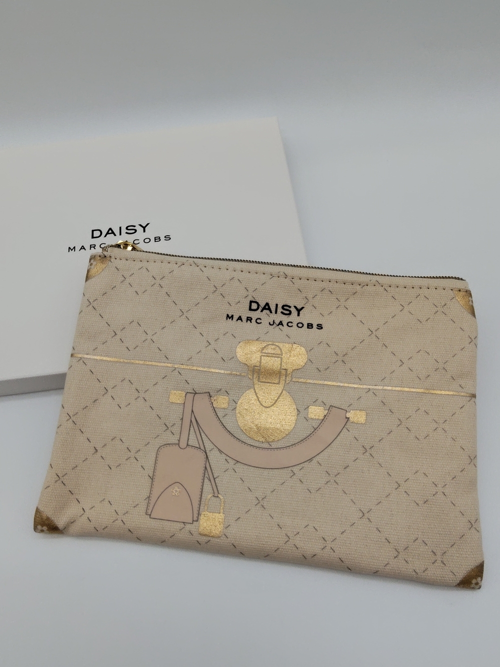 MARC JACOBS DAISY Canvas Cosmetic Pouch Travel Makeup Bag Gold Print NWT NIB